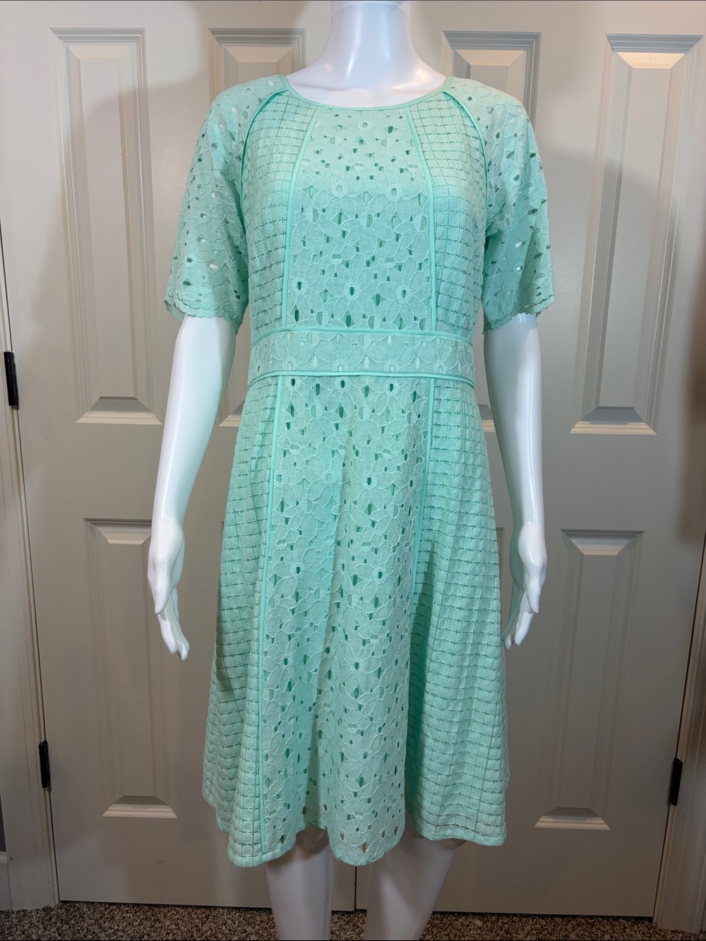 ANTONIO MELANI Mint Green Lace Midi Dress